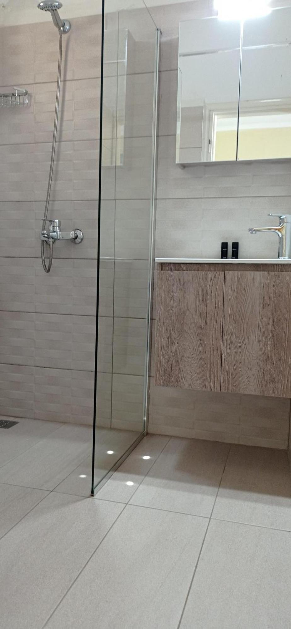 Frikes Aristotelis Apartments מראה חיצוני תמונה