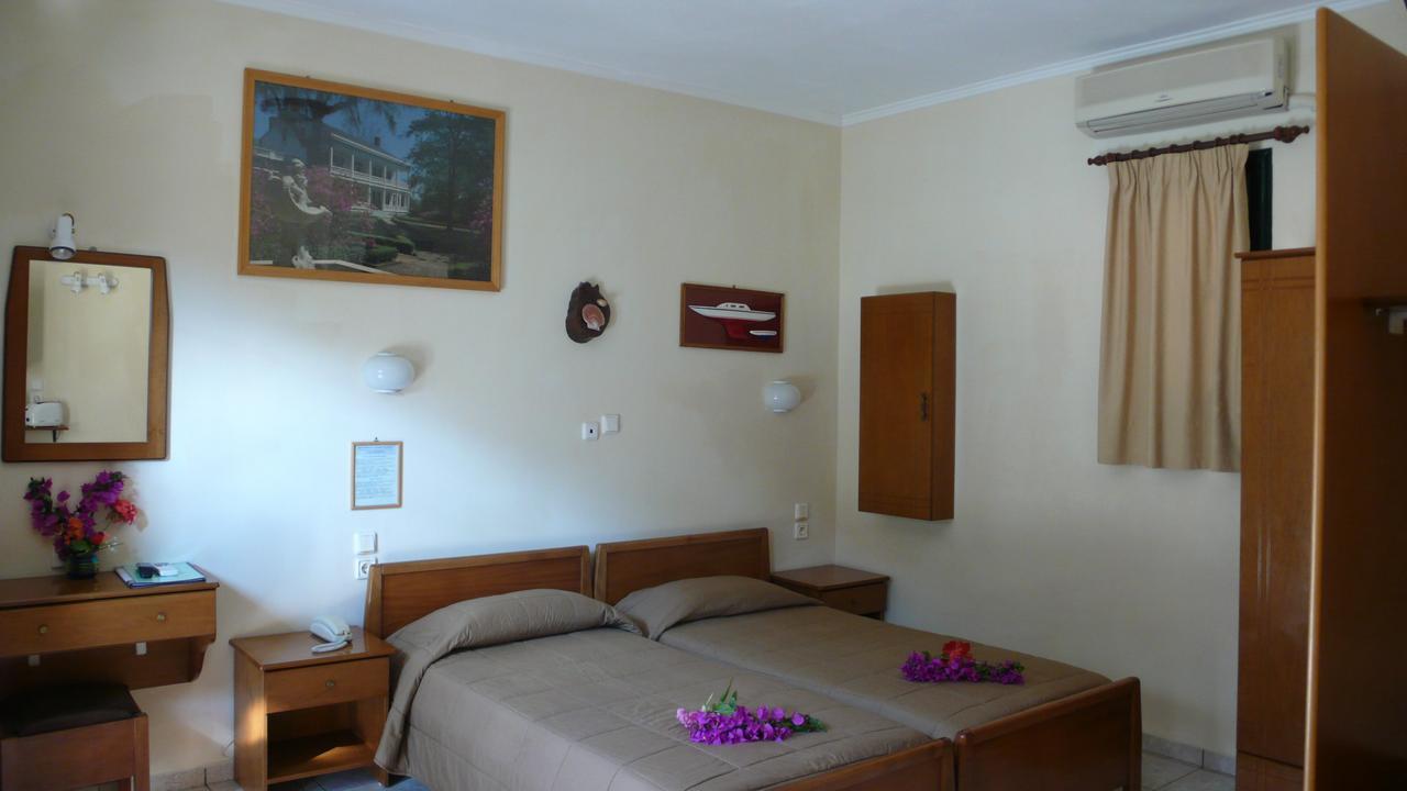 Frikes Aristotelis Apartments מראה חיצוני תמונה